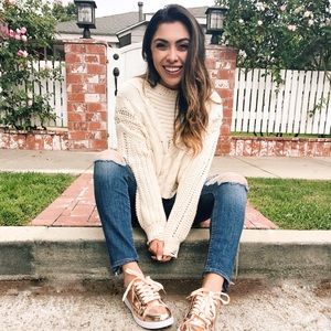 Wildfox Sweaters - Cream Wildfox sweater Wildfox Sweaters - Cream Wildfox sweater